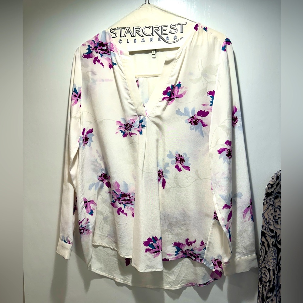 Joie silk blouse. Gentle worn. Excellent condition. Like new!